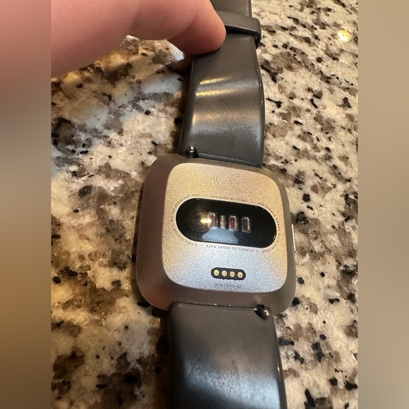 Fitbit Versa - Picture 5 of 12